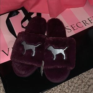 VS slippers
